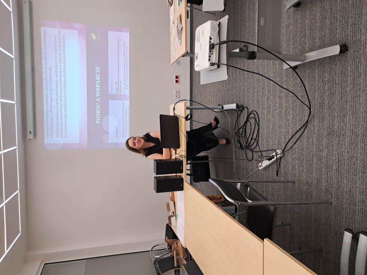 Okładka albumu 05.06.2025 r. - Wykład dla terapeutów i opiekunów osób niepełnosprawnych